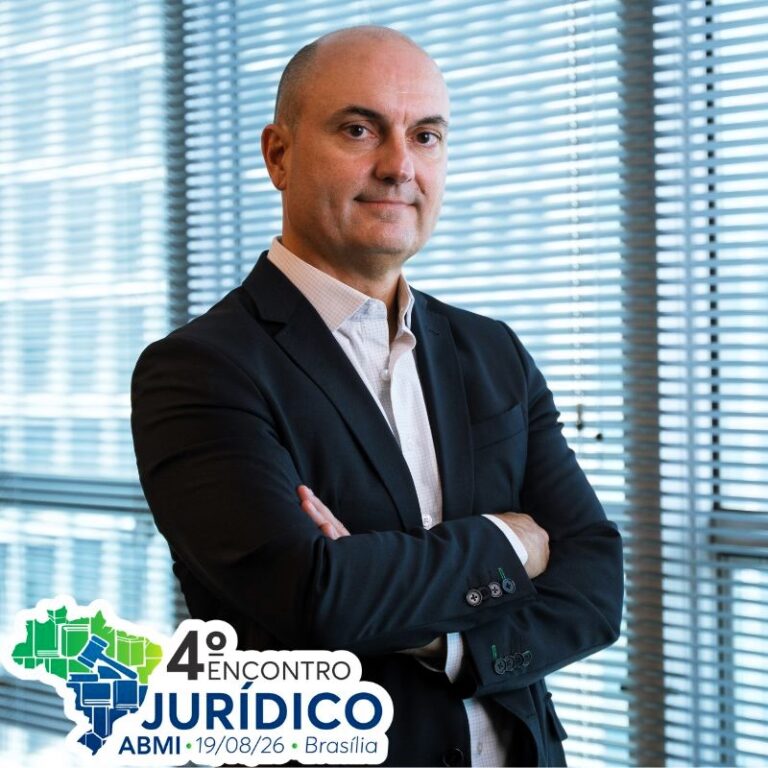 Em painel do 4º Encontro Jurídico da ABMI doutor em Direito Internacional debate fronteiras jurídicas da IA